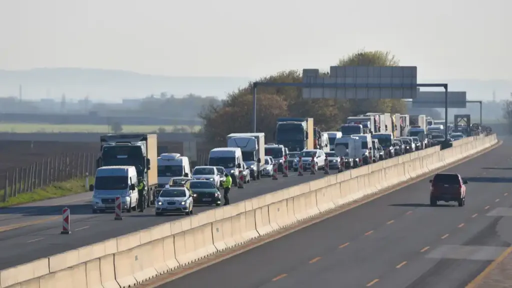 dopravné obmedzenie na diaľnici a zápcha